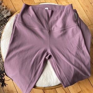 Lululemon Aligns 28”